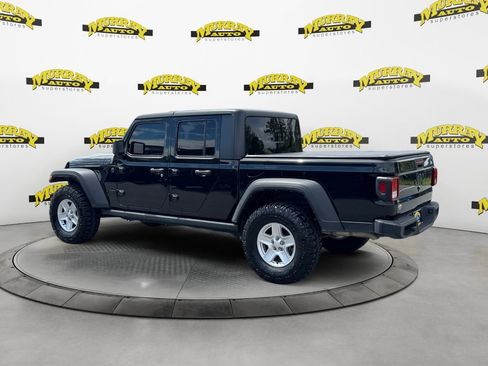 Used 2023 Jeep Gladiator Sport image 3