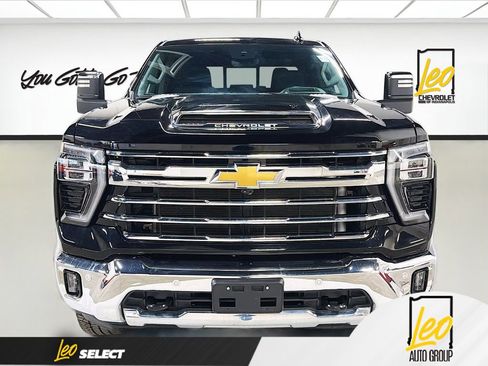 Used 2024 Chevrolet Silverado 2500 LTZ w/ LTZ Convenience Package image 2