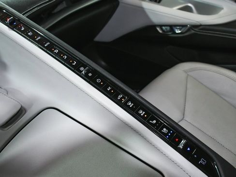 Used 2021 Chevrolet Corvette Stingray Preferred Cpe w/ 2LT image 37