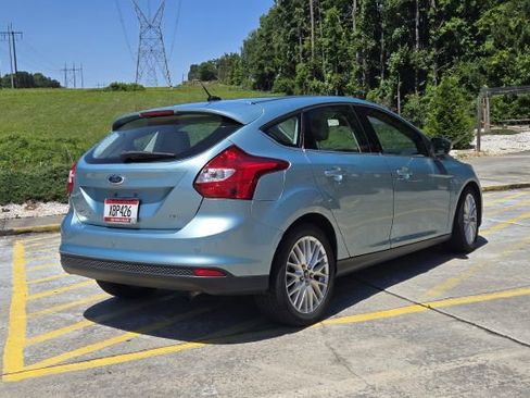 Used 2012 Ford Focus SEL FWD image 5