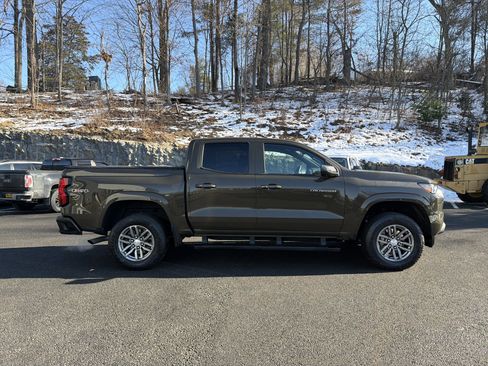 Used 2023 Chevrolet Colorado LT w/ LT Convenience Package II image 3