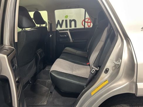 Used 2016 Toyota 4Runner SR5 image 20