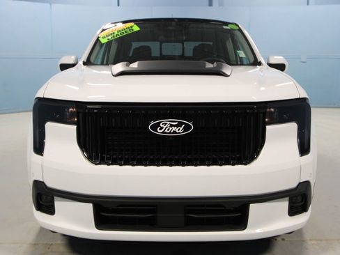 Used 2025 Ford Maverick Lobo image 26