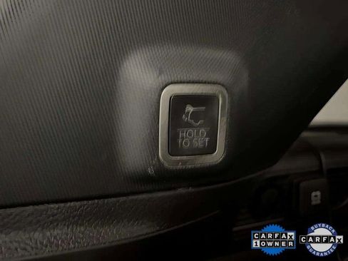 Used 2023 Jeep Grand Cherokee Limited w/ Luxury Tech Group II image 8