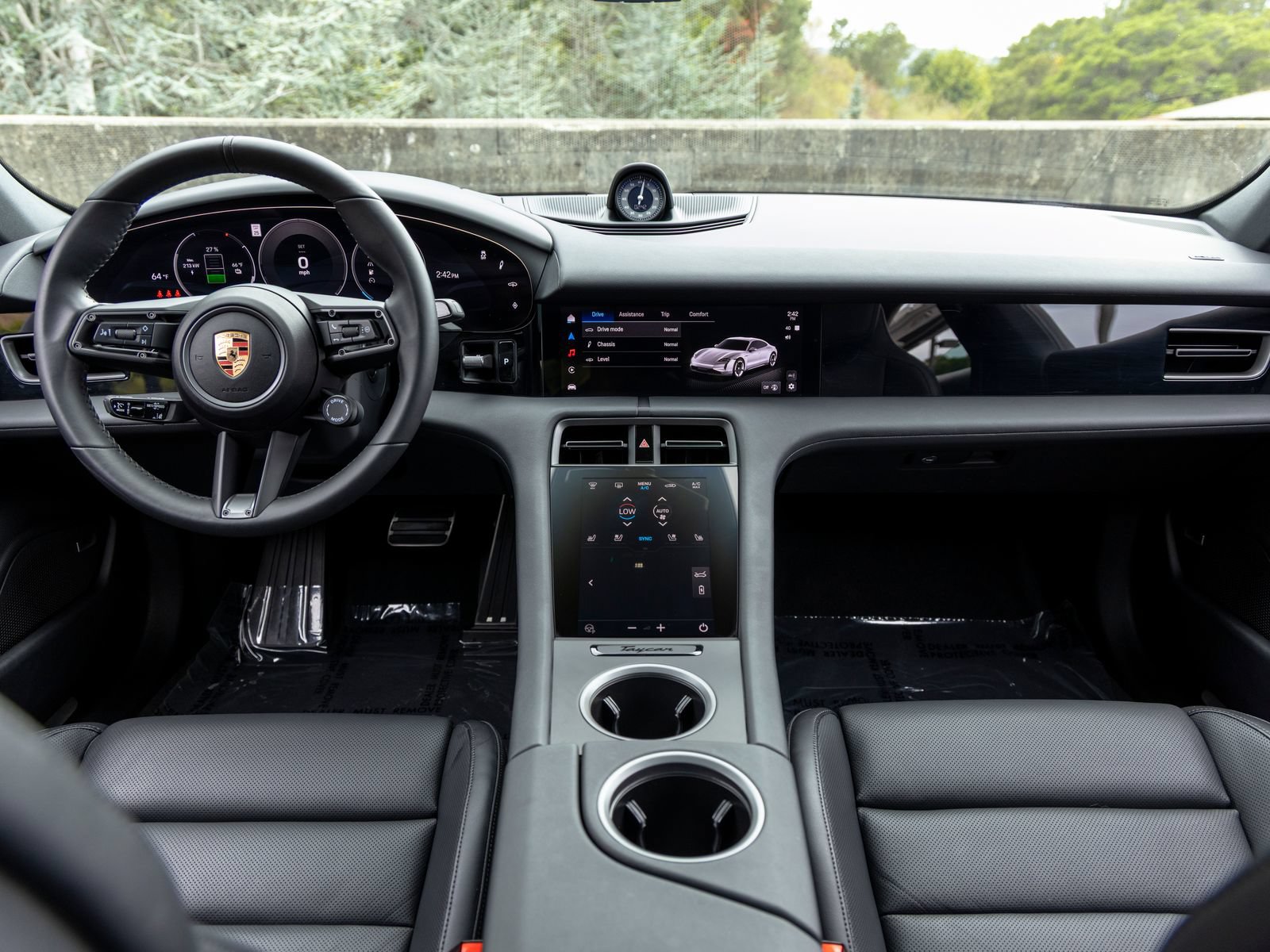 Certified 2025 Porsche Taycan AWD/4WD image 39