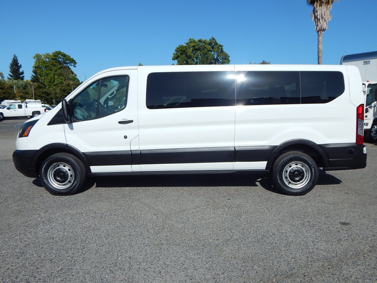 Used 2018 Ford Transit 350 XL RWD image 5