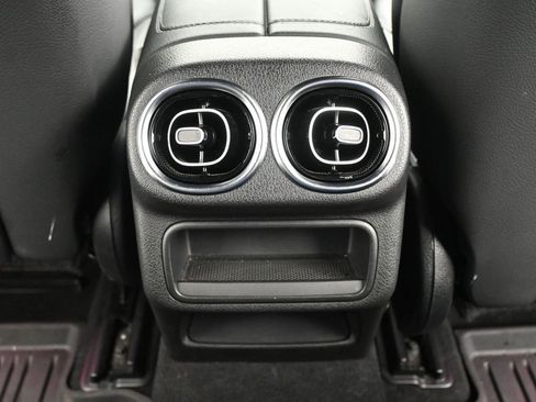 Used 2025 Mercedes-Benz GLC 300 image 20