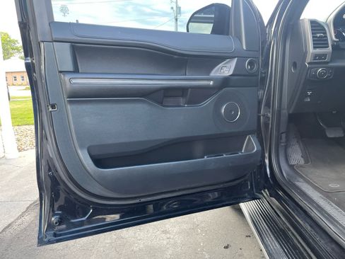 Used 2021 Ford Expedition Max XLT image 23