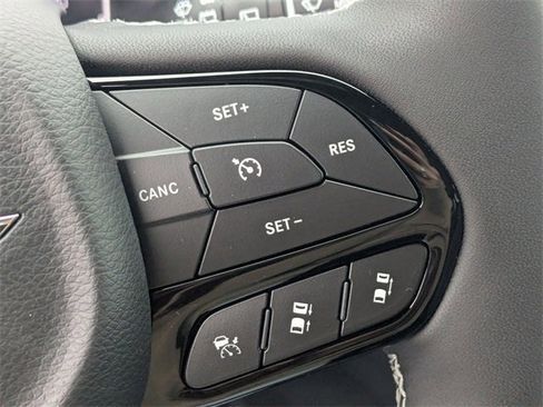 New 2026 Chrysler Pacifica Select image 16