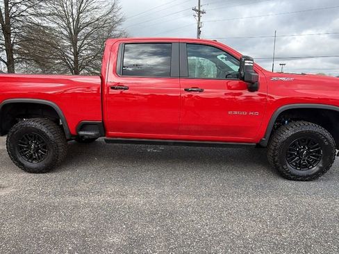 New 2026 Chevrolet Silverado 2500 ZR2 image 4