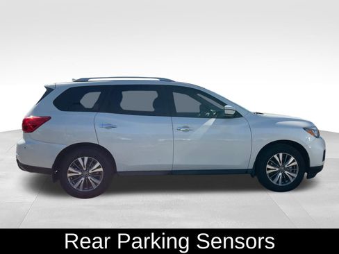 Used 2019 Nissan Pathfinder SV FWD image 4