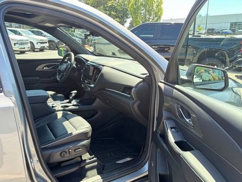 Used 2023 Chevrolet Traverse Premier w/ Redline Edition AWD/4WD image 29