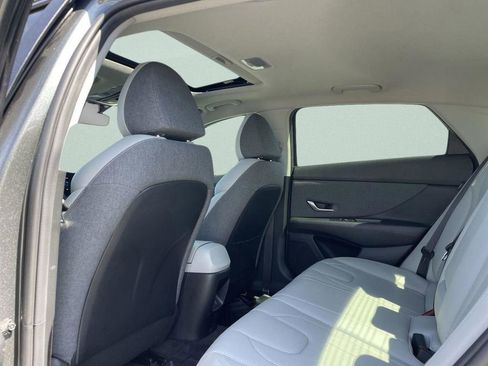 Certified 2024 Hyundai Elantra Limited image 22