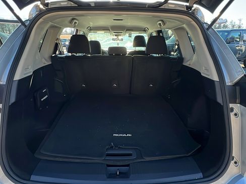 Used 2024 Nissan Rogue S image 13