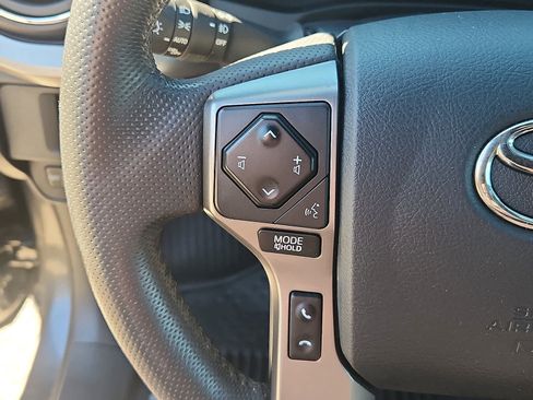 Used 2018 Toyota Tacoma Limited image 23