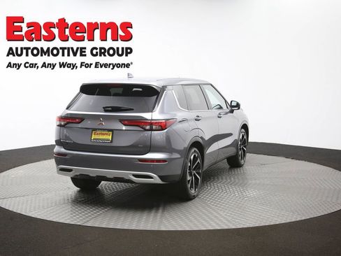 Used 2024 Mitsubishi Outlander SE image 39