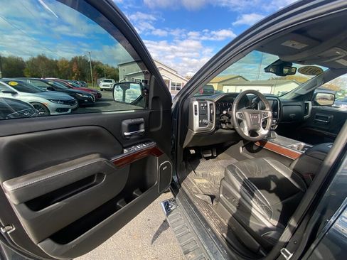 Used 2018 GMC Sierra 1500 SLT w/ Enhanced Driver Alert Package image 26