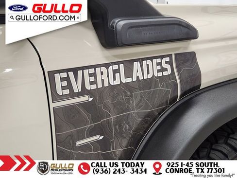Used 2022 Ford Bronco Everglades image 8