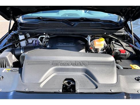 New 2026 RAM 2500 Laramie w/ Sport Appearance Package AWD/4WD image 11