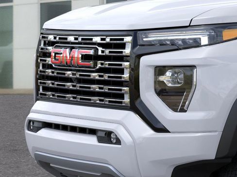 New 2026 GMC Canyon Denali image 13