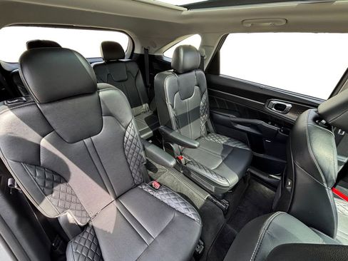 Used 2023 Kia Sorento SX image 18