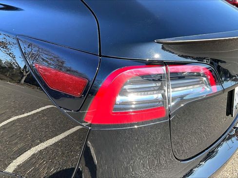 Used 2021 Tesla Model 3 Performance image 29