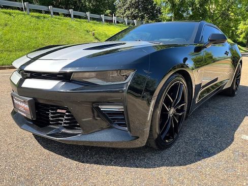 Used 2018 Chevrolet Camaro SS RWD image 29