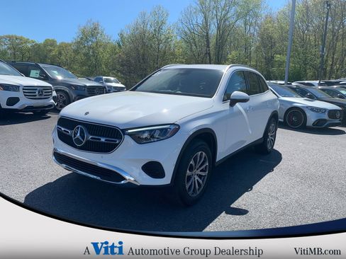 Used 2024 Mercedes-Benz GLC 300 4MATIC image 4