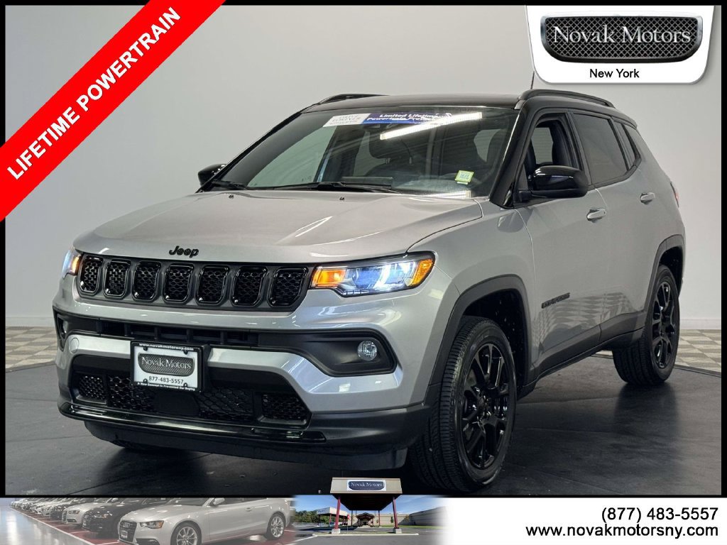 Used 2023 Jeep Compass Latitude w/ Sun and Sound Group AWD/4WD image 4