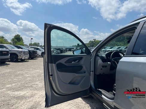 Used 2024 GMC Terrain SLE w/ Driver Convenience Package AWD/4WD image 20