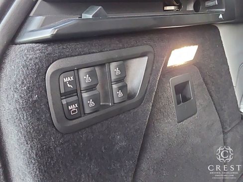 Used 2024 BMW X7 xDrive40i image 31