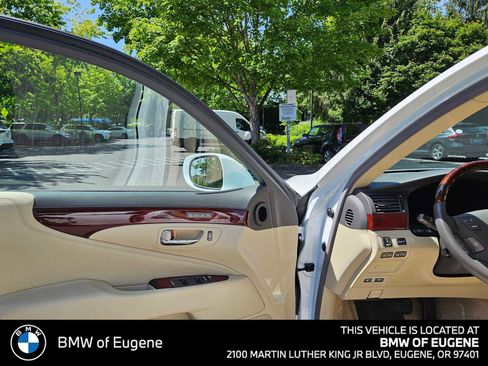 Used 2011 Lexus LS 460 AWD w/ Luxury Value Edition image 23