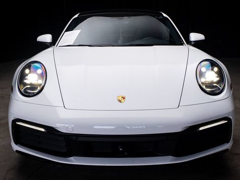 Used 2020 Porsche 911 Carrera 4S AWD/4WD image 3
