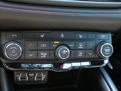 Used 2024 Dodge Durango GT AWD/4WD image 21