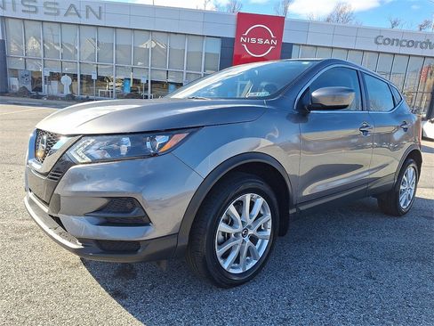 Used 2021 Nissan Rogue Sport S image 3