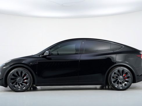 Used 2022 Tesla Model Y Performance image 9