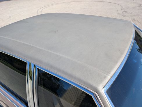 Used 1990 Cadillac Brougham image 61