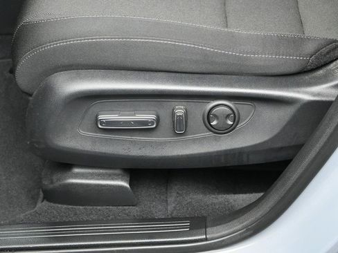 Used 2023 Honda CR-V EX image 16