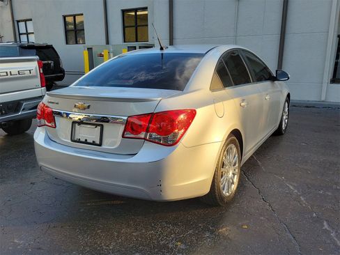 Used 2014 Chevrolet Cruze Eco image 4