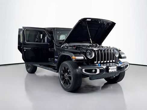 Used 2023 Jeep Wrangler Unlimited Sahara w/ Cold Weather Group AWD/4WD image 22