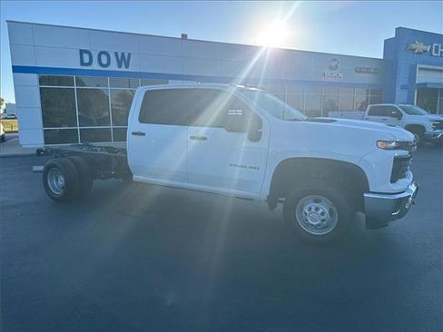 Used 2024 Chevrolet Silverado 3500 W/T w/ WT Convenience Package image 5