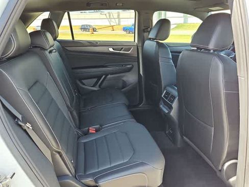 Used 2024 Volkswagen Atlas Cross Sport SEL R-Line AWD/4WD image 18