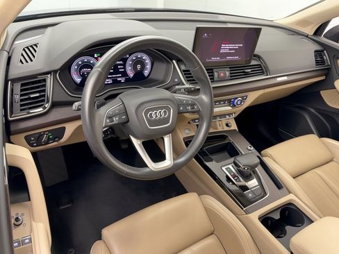 Used 2023 Audi Q5 2.0T Premium Plus w/ Premium Plus Package AWD/4WD image 4