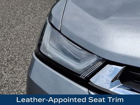 Used 2023 Chevrolet Traverse LT AWD/4WD image 29