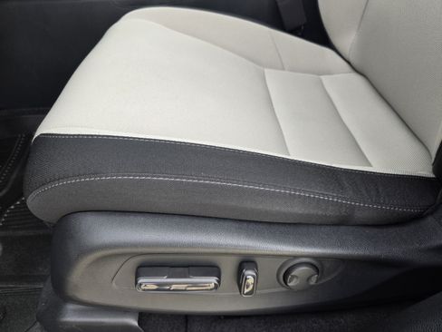 Certified 2025 Honda CR-V EX image 21