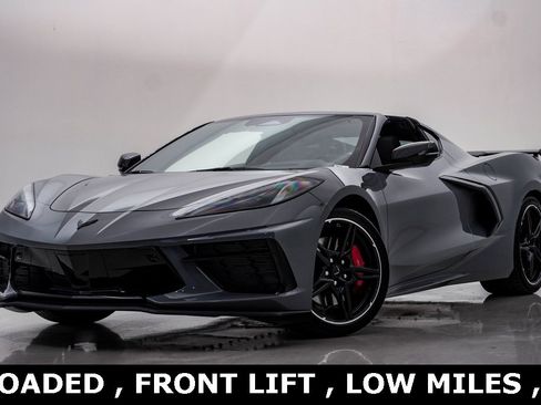 Used 2025 Chevrolet Corvette Stingray Premium Cpe w/ Z51 Performance Package image 1