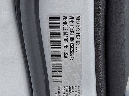 Certified 2025 Jeep Grand Cherokee Limited w/ Trailer Tow Package image 34