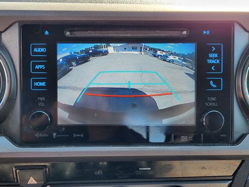 Used 2017 Toyota Tacoma TRD Sport w/ Tow Package (A/T) AWD/4WD image 14