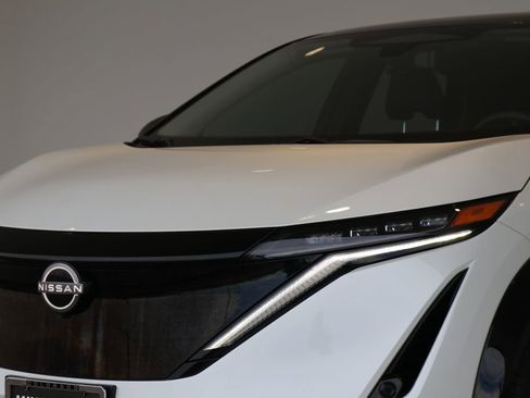 Used 2024 Nissan Ariya AWD image 11