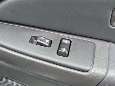 Used 2006 Chevrolet Silverado 2500 LT w/ Heavy-Duty Power Package image 20